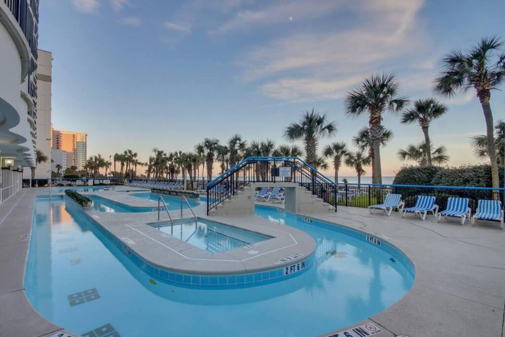 Apartment Oceanfront Bliss, Amazing Views! 1235b Myrtle Beach