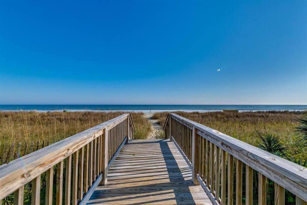 Apartment Oceanfront Bliss, Amazing Views! 1235b Myrtle Beach
