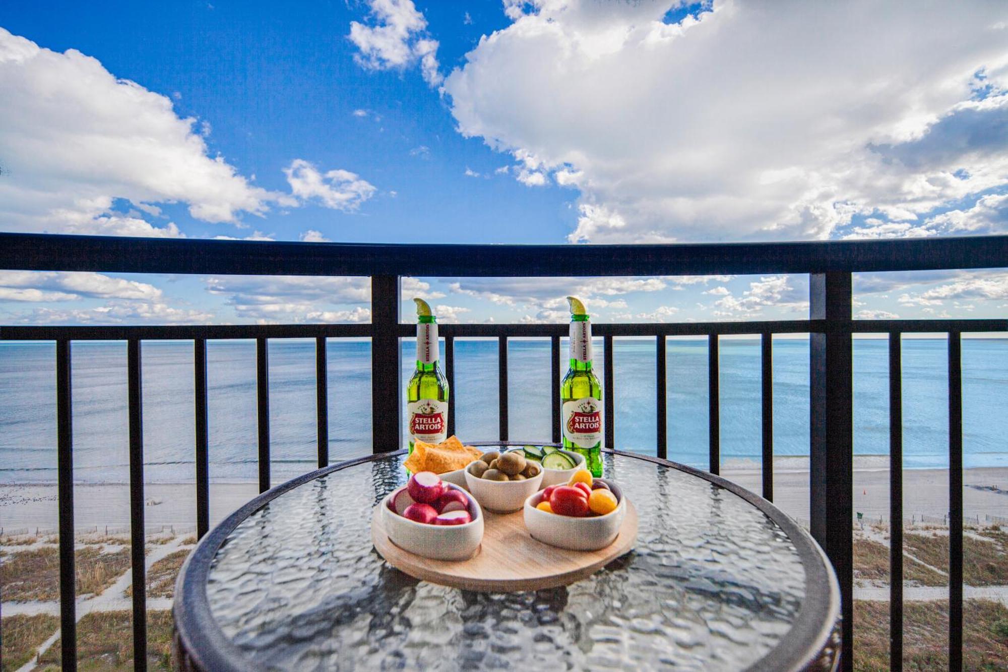 Apartment Oceanfront Bliss, Amazing Views! 1235b