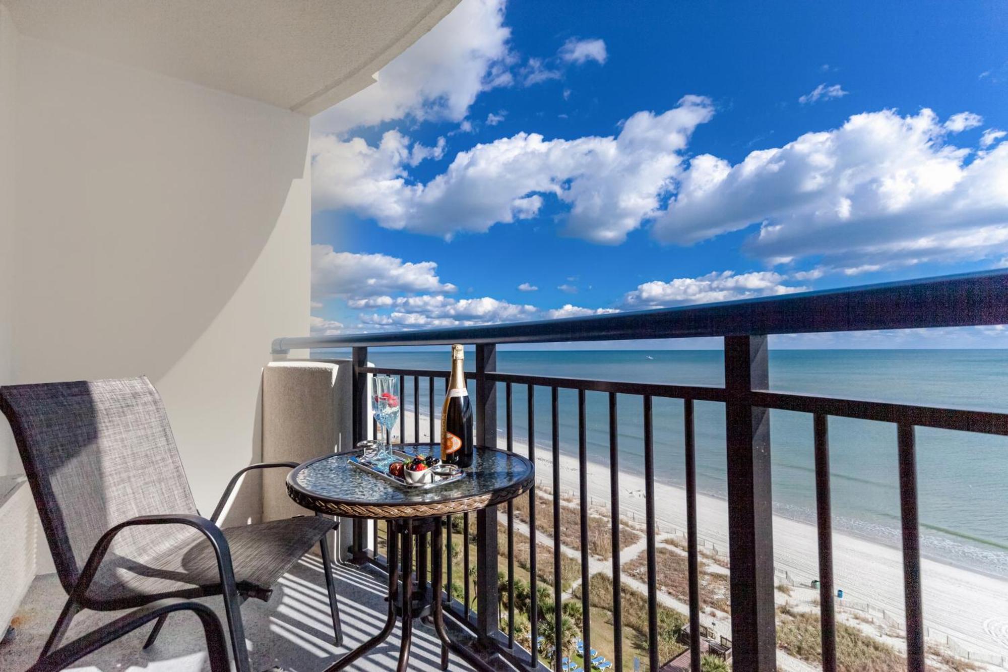 Oceanfront Bliss, Amazing Views! 1235b Apartment *