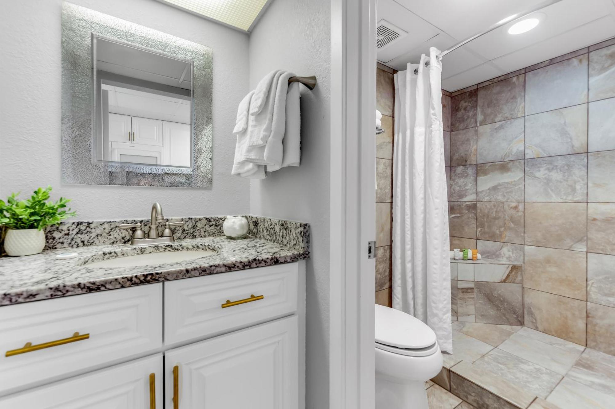Oceanfront Bliss, Amazing Views! 1235b