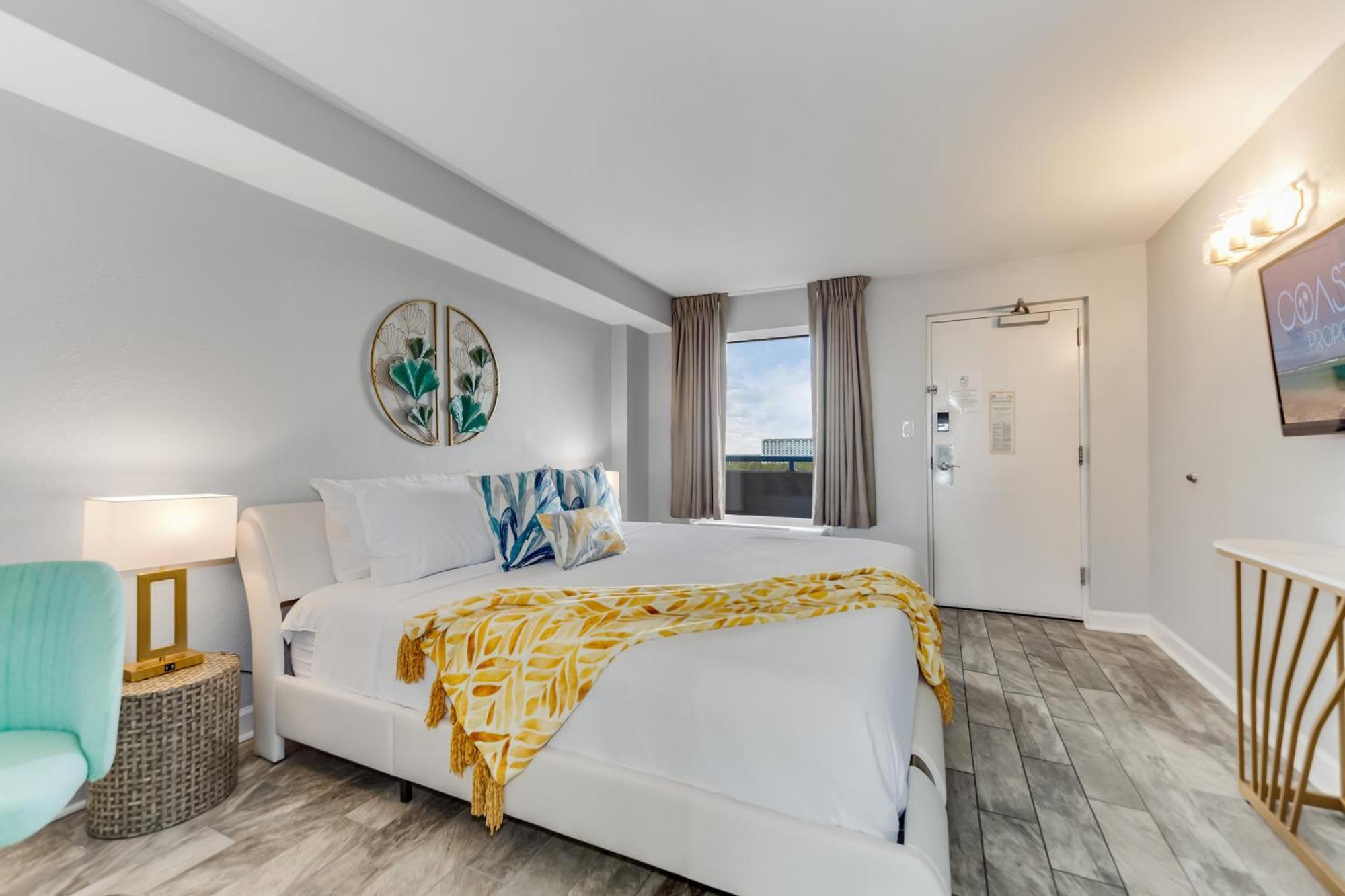 Apartment Oceanfront Bliss, Amazing Views! 1235b *