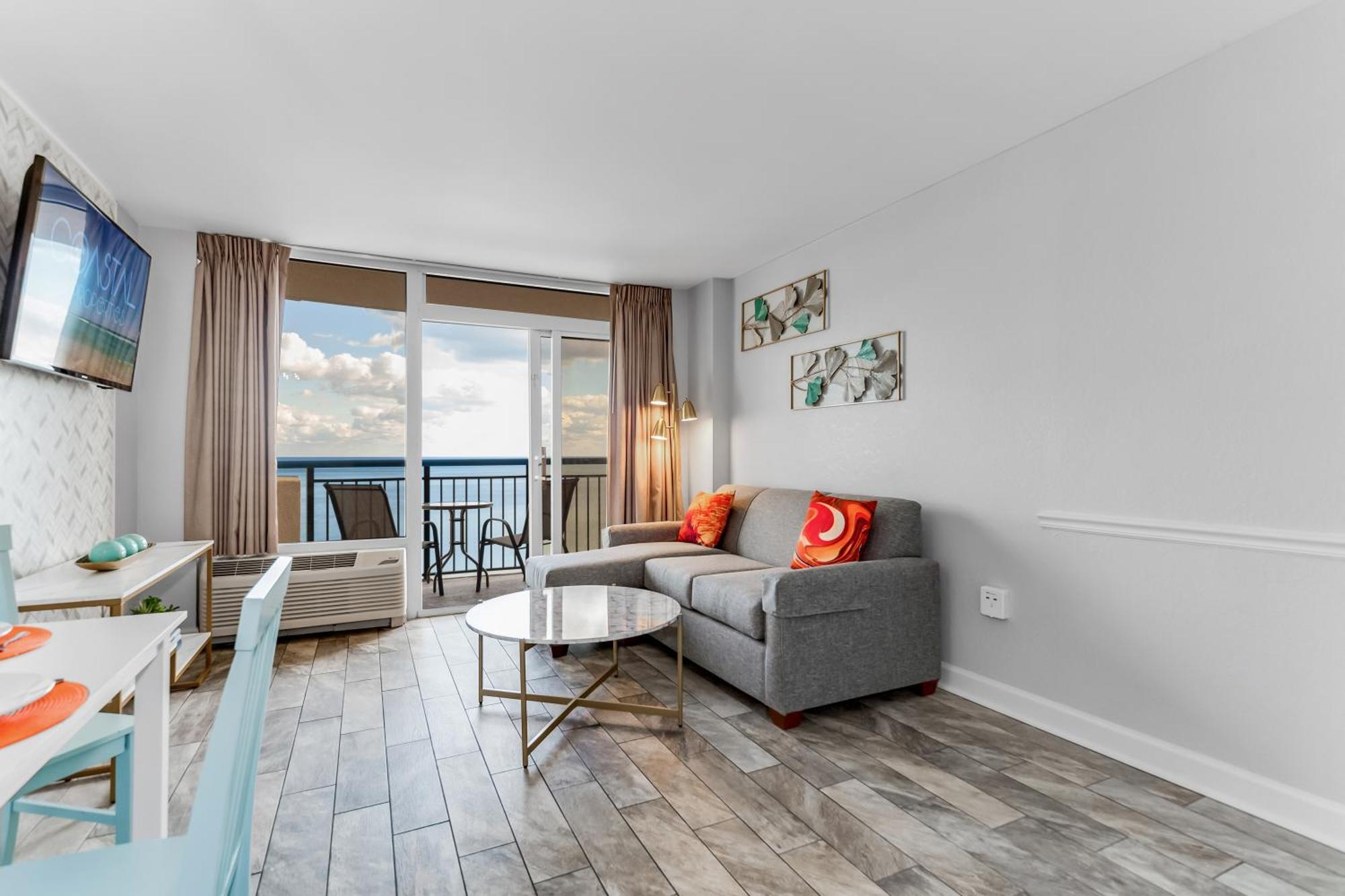 Apartment Oceanfront Bliss, Amazing Views! 1235b